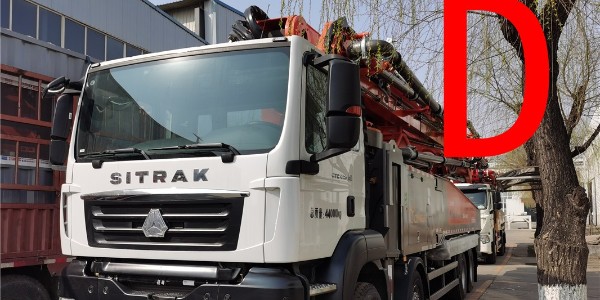 作業(yè)中，應(yīng)對泵車和管路進(jìn)行觀察