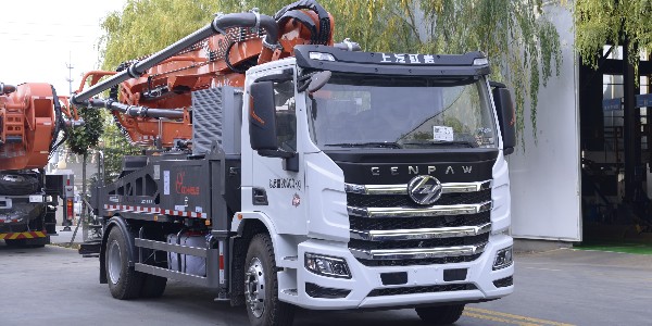 科尼樂32米兩橋混凝土泵車換新登場！